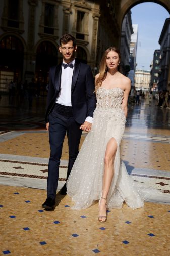 The first edition of Demetrios #withLOVE campaign features style 1511.