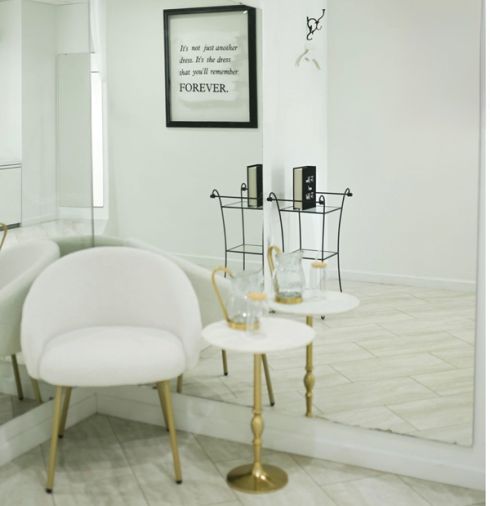 Private bridal suites give each bride and her guests their own comfortable space to relax, enjoy the experience and focus on finding the dress. 